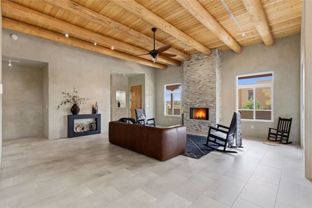 32 Calle Lemita, Santa Fe, NM 87507