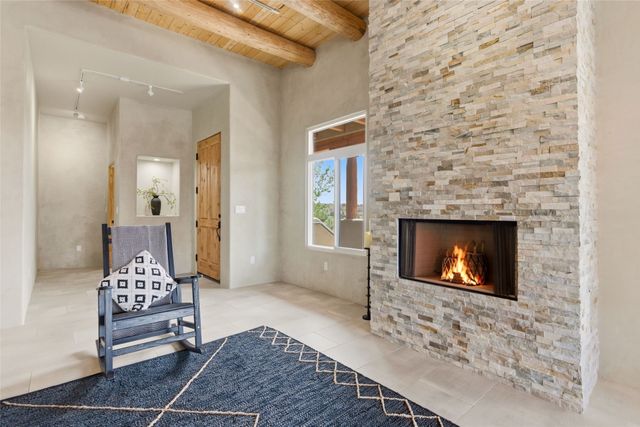 32 Calle Lemita, Santa Fe, NM 87507