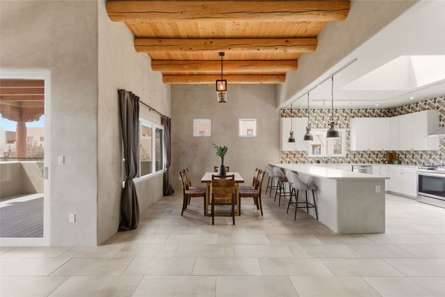32 Calle Lemita, Santa Fe, NM 87507