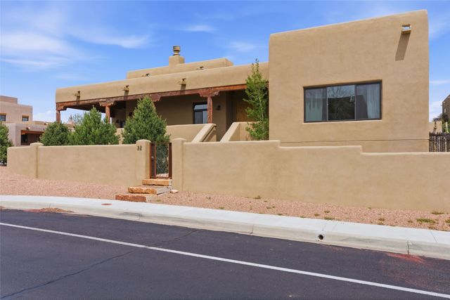 32 Calle Lemita, Santa Fe, NM 87507