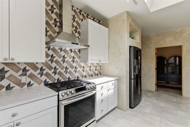 32 Calle Lemita, Santa Fe, NM 87507