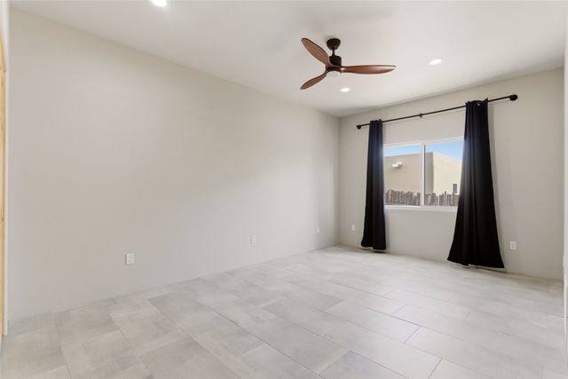 32 Calle Lemita, Santa Fe, NM 87507