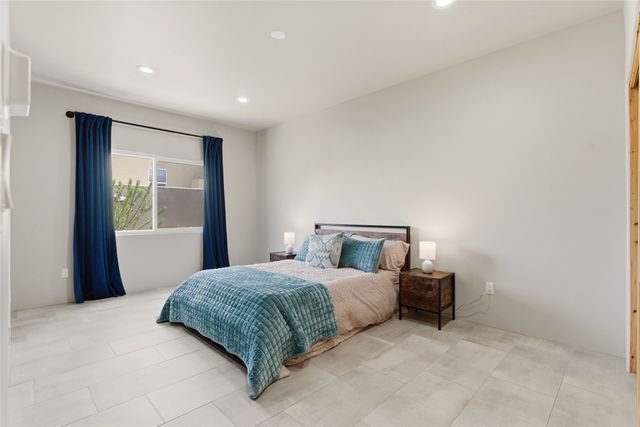 32 Calle Lemita, Santa Fe, NM 87507