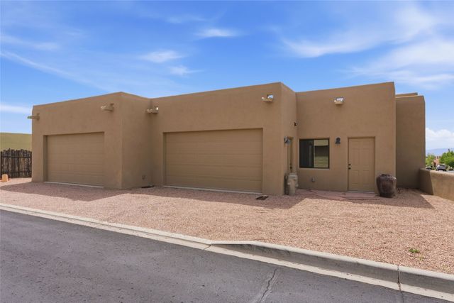 32 Calle Lemita, Santa Fe, NM 87507