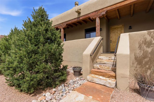 32 Calle Lemita, Santa Fe, NM 87507
