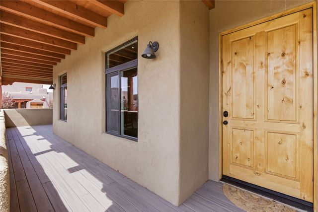 32 Calle Lemita, Santa Fe, NM 87507
