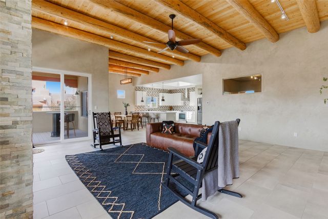 32 Calle Lemita, Santa Fe, NM 87507