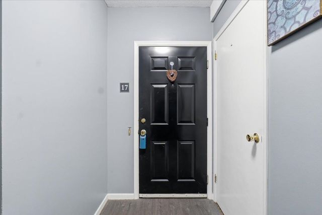 17 Hawthorne Circle, South Burlington, VT 05403