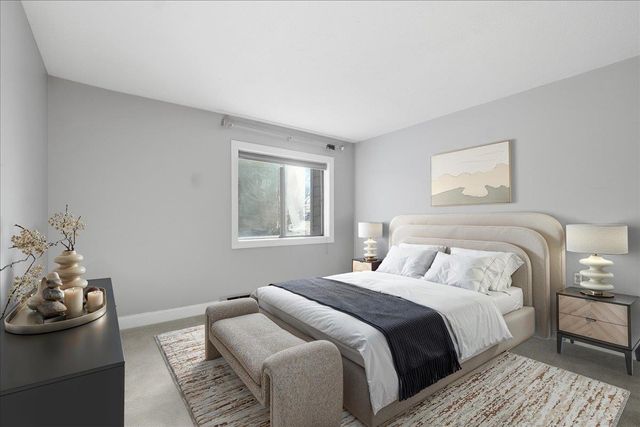 17 Hawthorne Circle, South Burlington, VT 05403