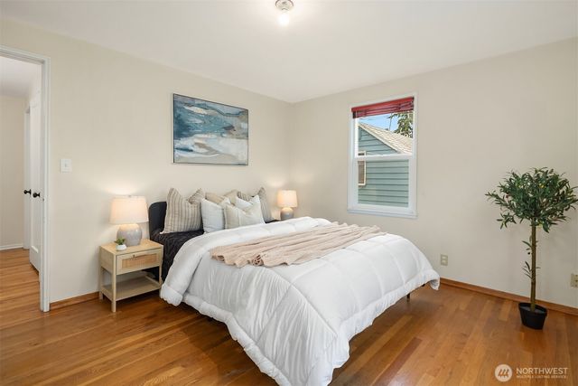 347 NW 52nd Street, Seattle, WA 98107