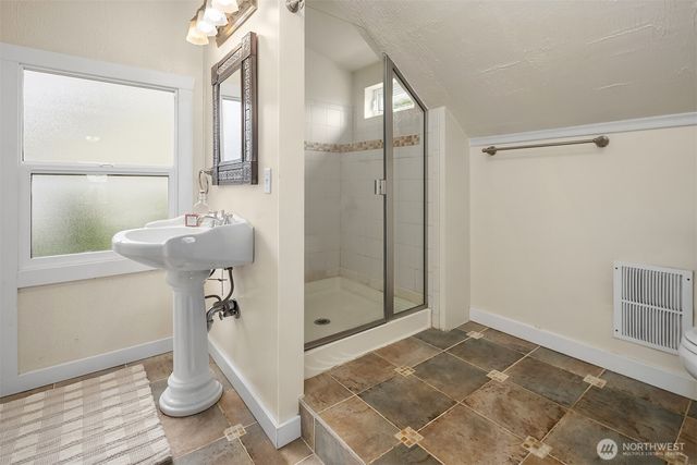 347 NW 52nd Street, Seattle, WA 98107
