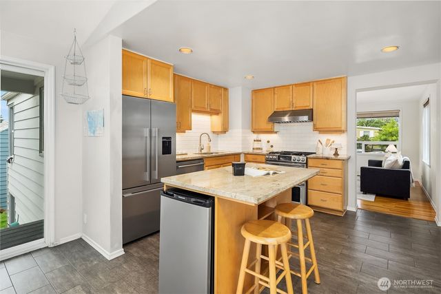 347 NW 52nd Street, Seattle, WA 98107