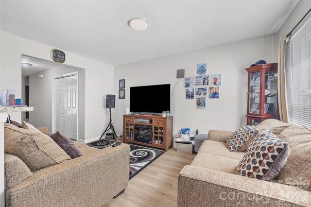 5413 Esther Lane, Charlotte, NC 28214