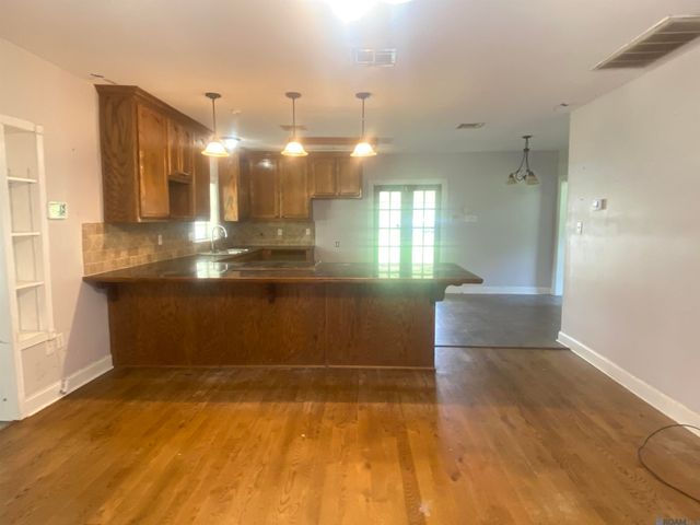 2440 La Hwy 958, Slaughter, LA 70777