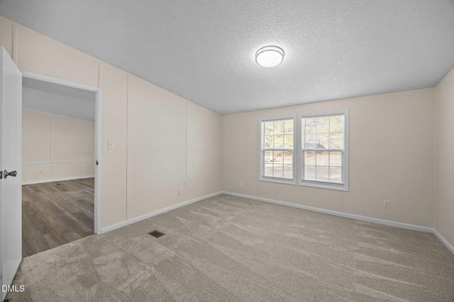 91 Pine Ridge Trail, Henderson, NC 27537