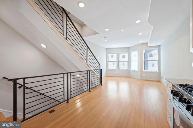911 W DAUPHIN ST, Philadelphia, PA 19133