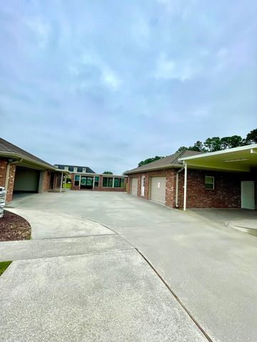 281 Norwood Dr, Schriever, LA 70395