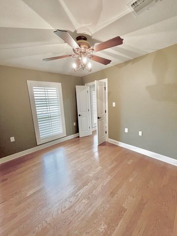 281 Norwood Dr, Schriever, LA 70395