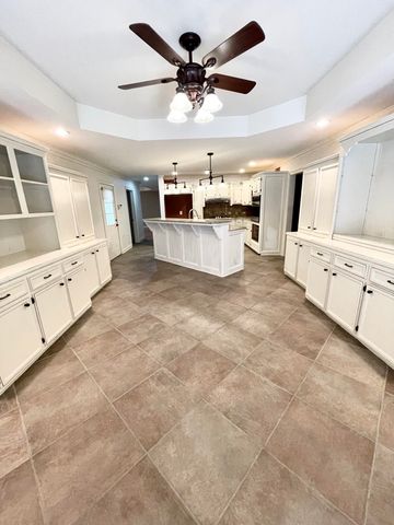 281 Norwood Dr, Schriever, LA 70395