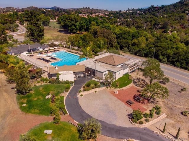 10562 Aspen Gln, Escondido, CA 92026