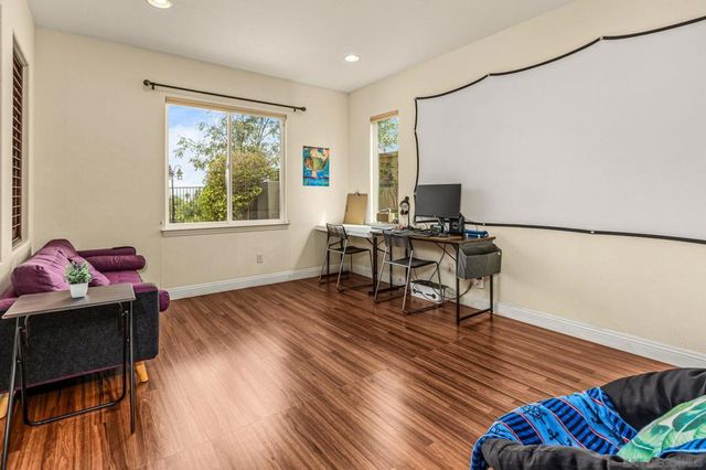 10562 Aspen Gln, Escondido, CA 92026