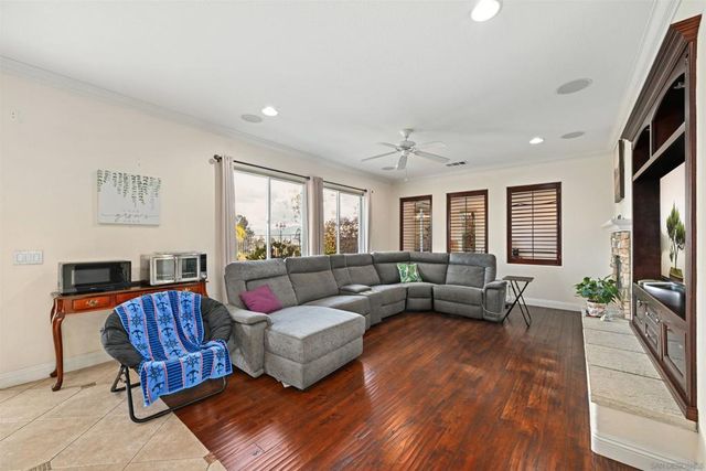 10562 Aspen Gln, Escondido, CA 92026