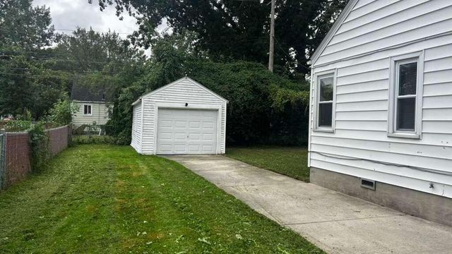 20690 California Street, Saint Clair Shores, MI 48080