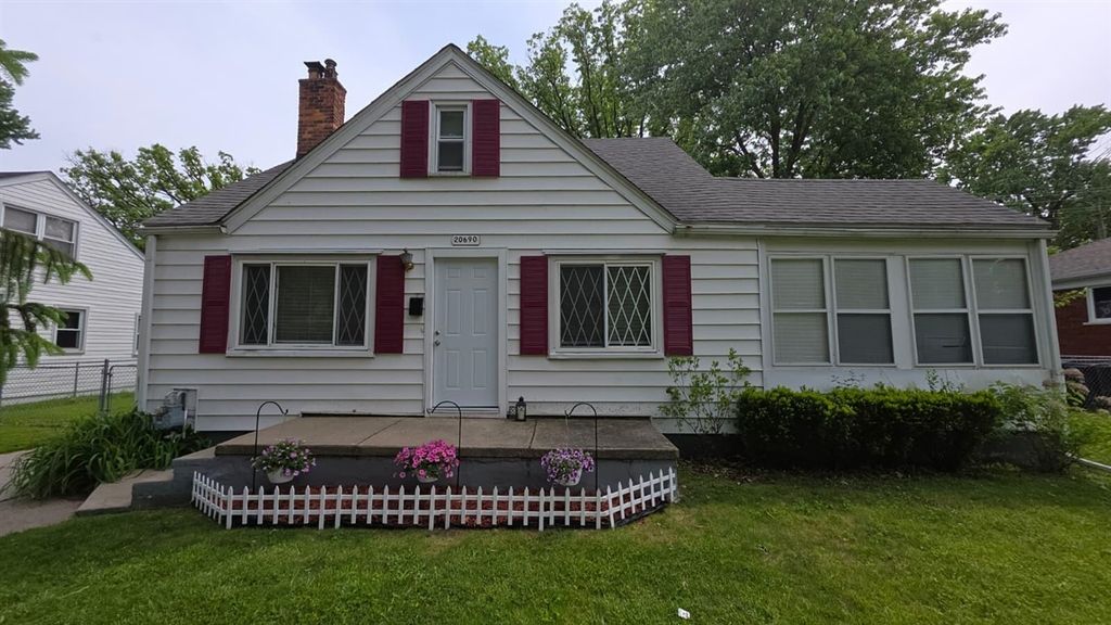20690 California Street, Saint Clair Shores, MI 48080