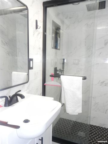 58 MARSHALL AVE, Little Ferry, NJ 07643