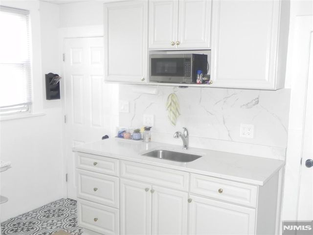58 MARSHALL AVE, Little Ferry, NJ 07643