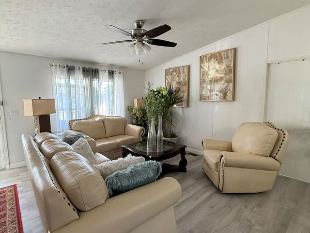 97 White Sands Drive, Kingwood, TX 77339