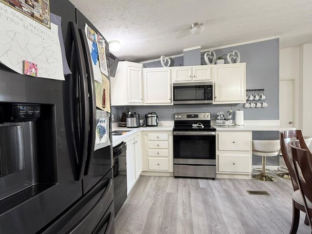 97 White Sands Drive, Kingwood, TX 77339