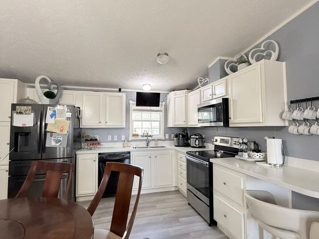 97 White Sands Drive, Kingwood, TX 77339