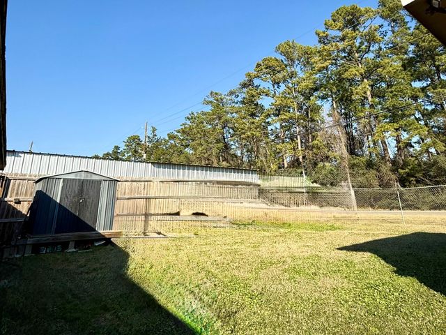 97 White Sands Drive, Kingwood, TX 77339