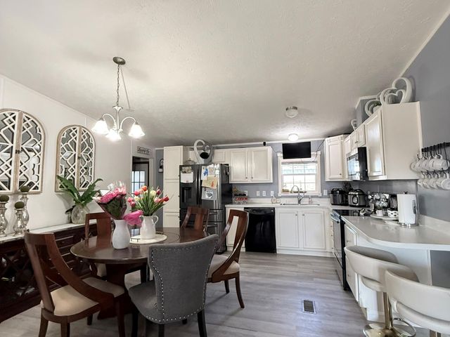 97 White Sands Drive, Kingwood, TX 77339