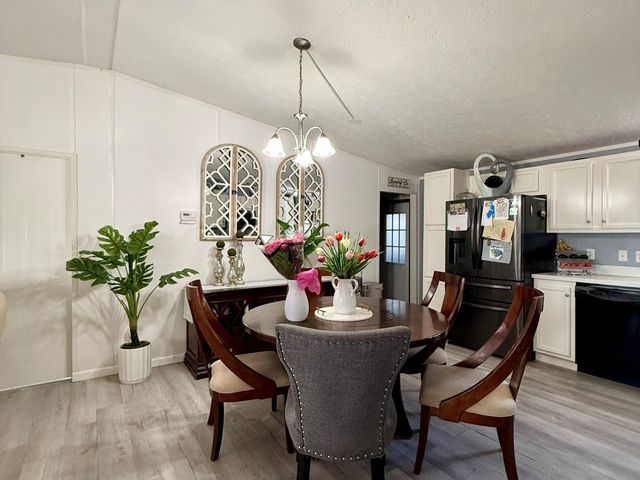 97 White Sands Drive, Kingwood, TX 77339