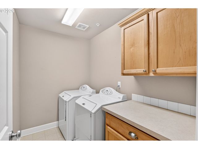 15067 ARMEL Dr, Oregon City, OR 97045