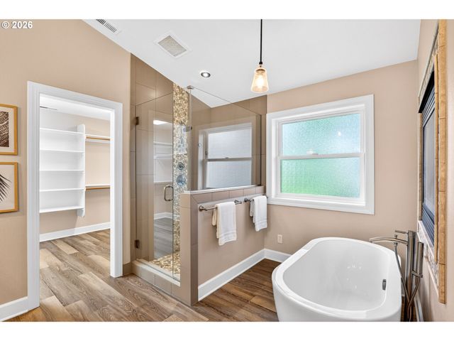 15067 ARMEL Dr, Oregon City, OR 97045