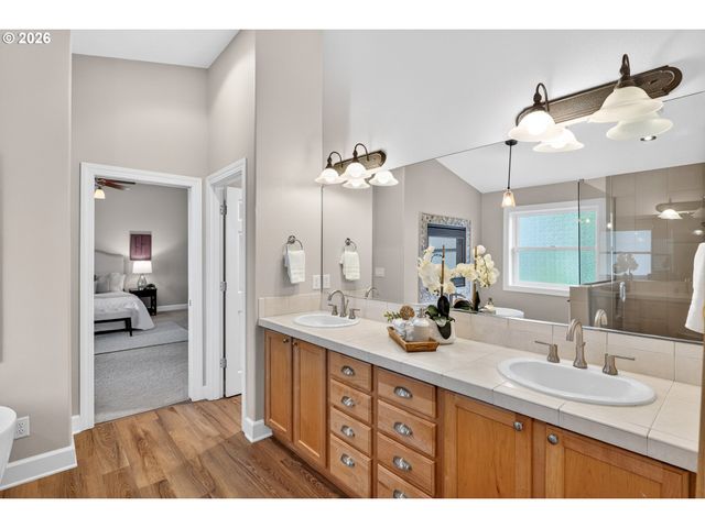 15067 ARMEL Dr, Oregon City, OR 97045