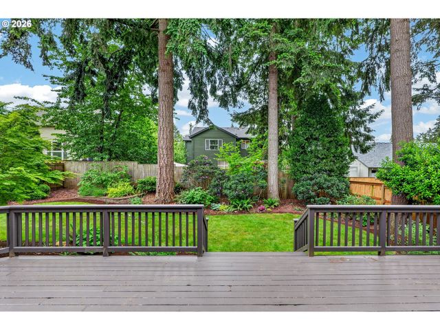 15067 ARMEL Dr, Oregon City, OR 97045