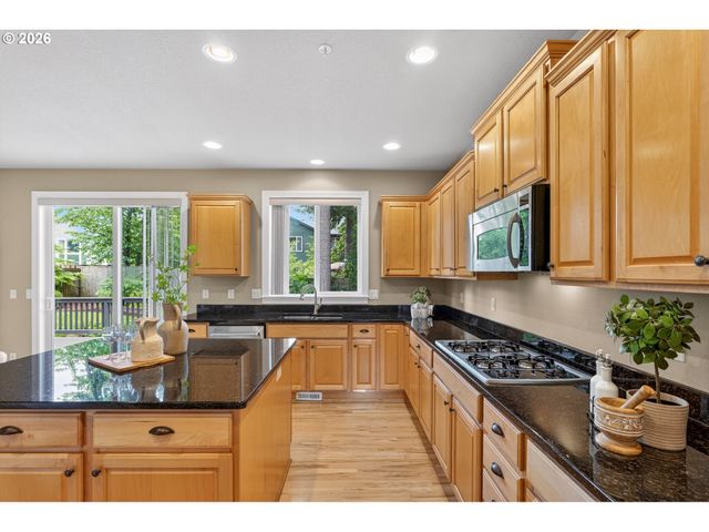 15067 ARMEL Dr, Oregon City, OR 97045