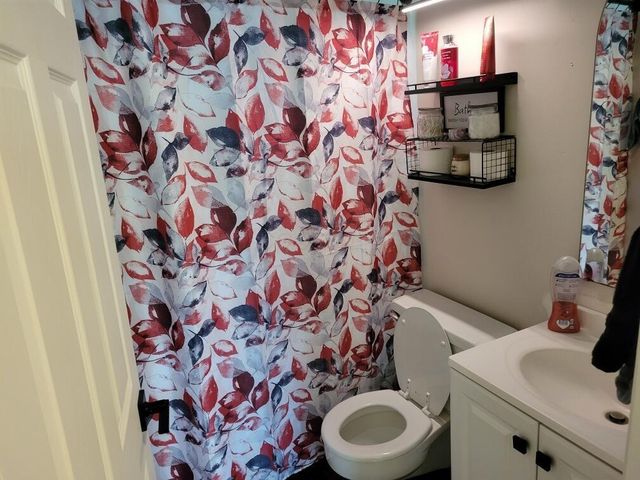 6048 Pinemoor Street, Columbus, OH 43229