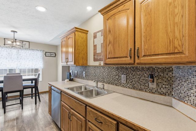 4052 W Leisa Street, Springfield, MO 65807