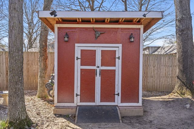 4052 W Leisa Street, Springfield, MO 65807