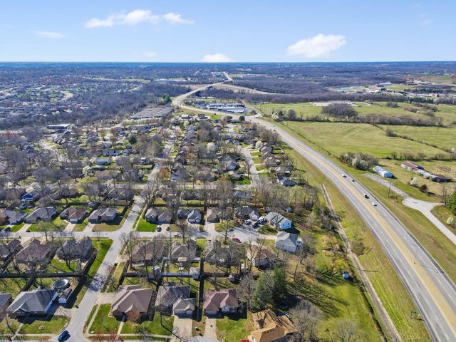 4052 W Leisa Street, Springfield, MO 65807