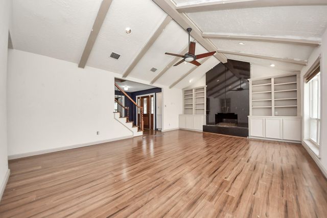 10710 Moorcreek Drive, Houston, TX 77070