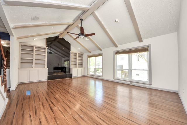 10710 Moorcreek Drive, Houston, TX 77070