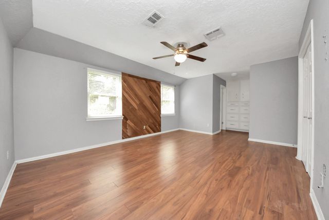 10710 Moorcreek Drive, Houston, TX 77070