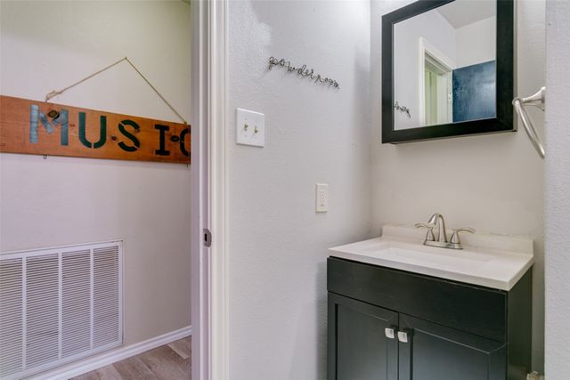 2534 Briardale Drive, Carrollton, TX 75006