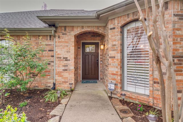2534 Briardale Drive, Carrollton, TX 75006